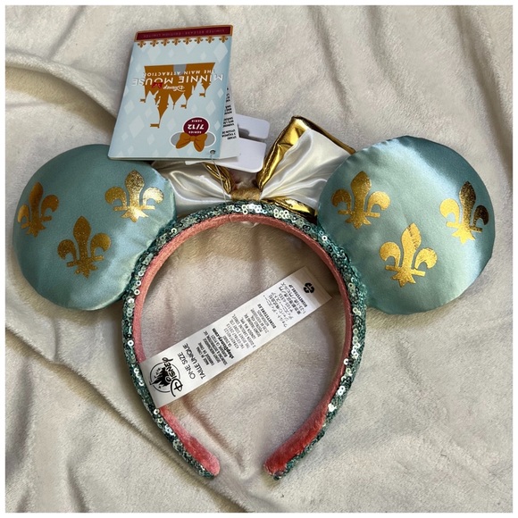 Loungefly Minnie Mouse Main Attraction King Arthurs Carousel Backpack and Ears - Picture 8 of 11